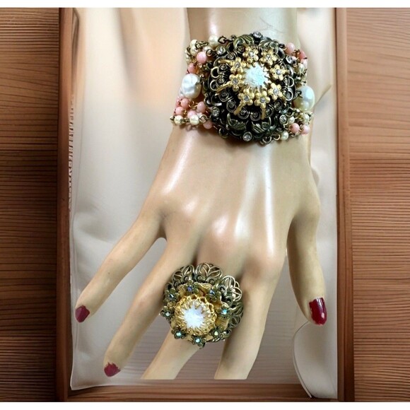 Sweet Romance USA Faux Mabe Victorian Revival 9-Strand Bracelet & Ring Set - Picture 1 of 16